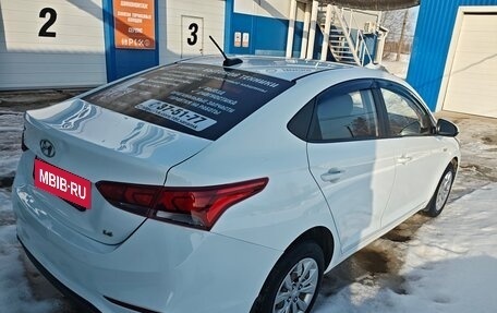 Hyundai Solaris II рестайлинг, 2017 год, 980 000 рублей, 5 фотография