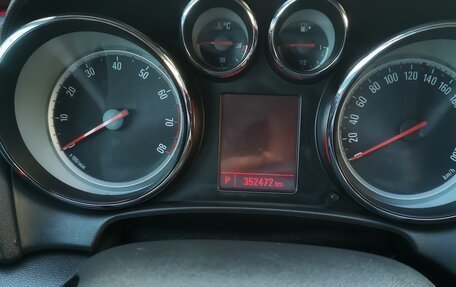 Opel Astra J, 2013 год, 715 000 рублей, 11 фотография