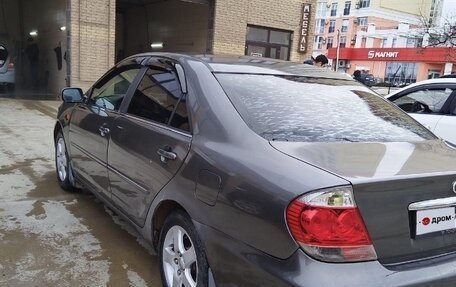 Toyota Camry V40, 2005 год, 550 000 рублей, 2 фотография