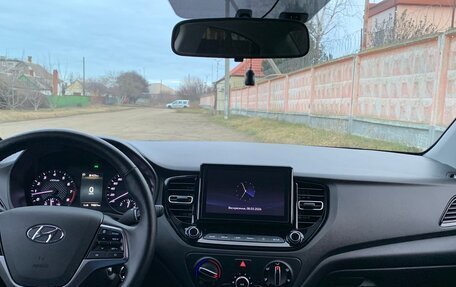 Hyundai Solaris II рестайлинг, 2022 год, 1 650 000 рублей, 14 фотография