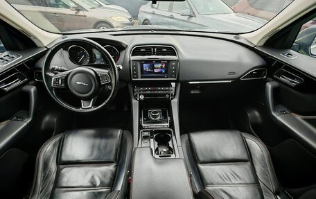 Jaguar F-Pace, 2016 год, 2 550 000 рублей, 14 фотография