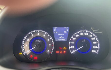 Hyundai Solaris II рестайлинг, 2011 год, 490 000 рублей, 2 фотография