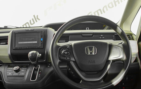 Honda Freed II, 2017 год, 1 715 000 рублей, 12 фотография