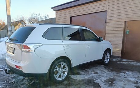 Mitsubishi Outlander III рестайлинг 3, 2013 год, 1 310 000 рублей, 6 фотография