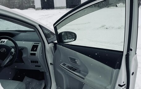 Toyota Prius Alpha I (ZVW40/41), 2012 год, 1 250 000 рублей, 3 фотография