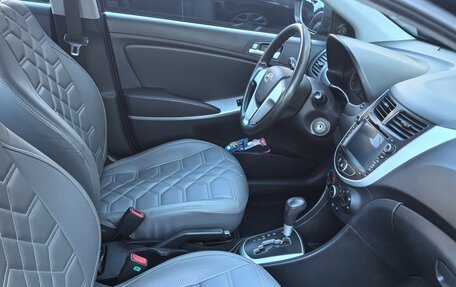 Hyundai Solaris II рестайлинг, 2013 год, 850 000 рублей, 3 фотография