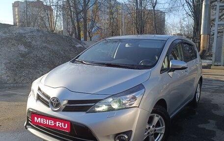 Toyota Verso I, 2013 год, 1 350 000 рублей, 5 фотография