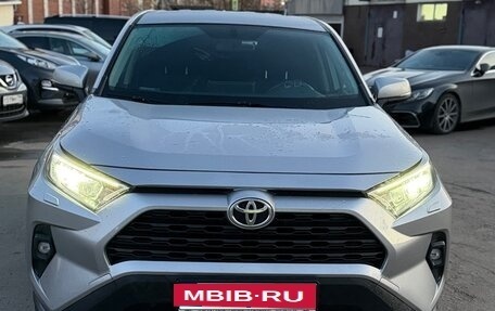 Toyota RAV4, 2022 год, 2 500 000 рублей, 3 фотография