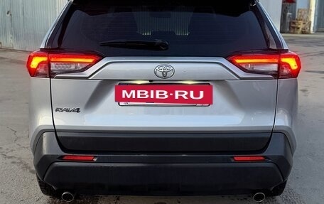 Toyota RAV4, 2022 год, 2 500 000 рублей, 4 фотография