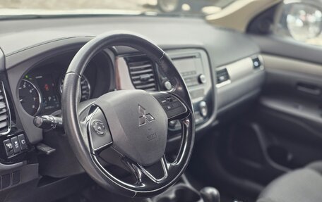 Mitsubishi Outlander III рестайлинг 3, 2015 год, 1 500 000 рублей, 7 фотография