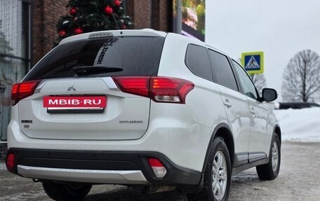 Mitsubishi Outlander III рестайлинг 3, 2015 год, 1 500 000 рублей, 3 фотография