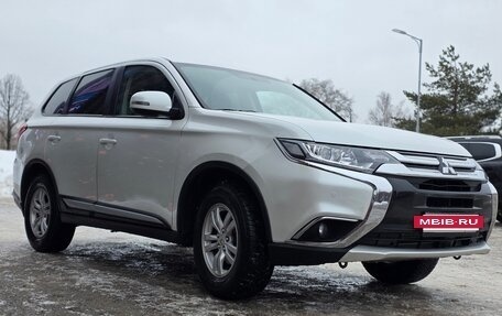 Mitsubishi Outlander III рестайлинг 3, 2015 год, 1 500 000 рублей, 17 фотография
