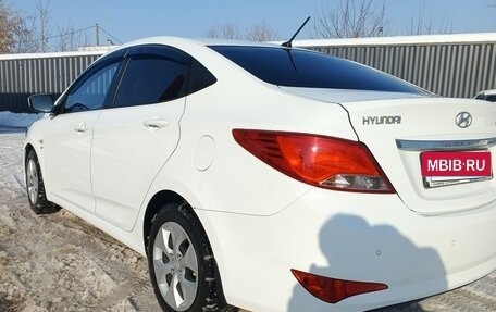 Hyundai Solaris II рестайлинг, 2015 год, 950 000 рублей, 2 фотография