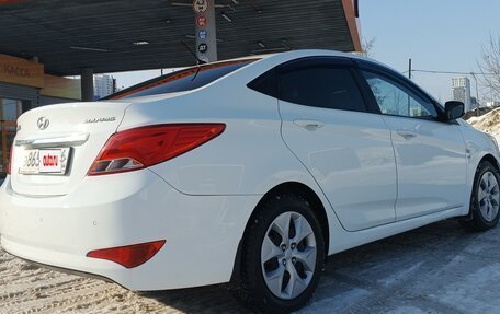 Hyundai Solaris II рестайлинг, 2015 год, 950 000 рублей, 3 фотография