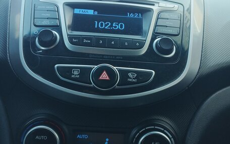 Hyundai Solaris II рестайлинг, 2015 год, 950 000 рублей, 8 фотография