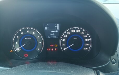 Hyundai Solaris II рестайлинг, 2015 год, 950 000 рублей, 12 фотография