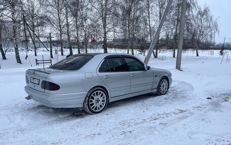 Mercedes-Benz E-Класс, 1997 год, 420 000 рублей, 6 фотография