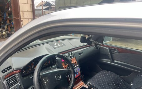 Mercedes-Benz E-Класс, 1997 год, 420 000 рублей, 12 фотография