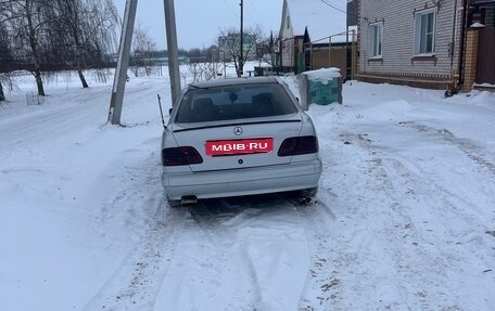 Mercedes-Benz E-Класс, 1997 год, 420 000 рублей, 7 фотография