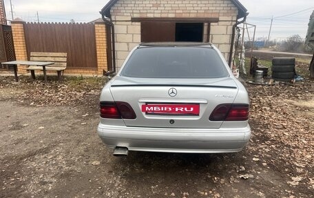 Mercedes-Benz E-Класс, 1997 год, 420 000 рублей, 14 фотография