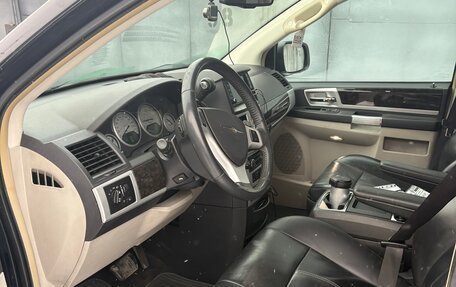 Chrysler Voyager IV, 2010 год, 1 550 000 рублей, 5 фотография