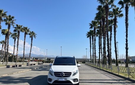 Mercedes-Benz V-Класс, 2017 год, 7 000 000 рублей, 2 фотография