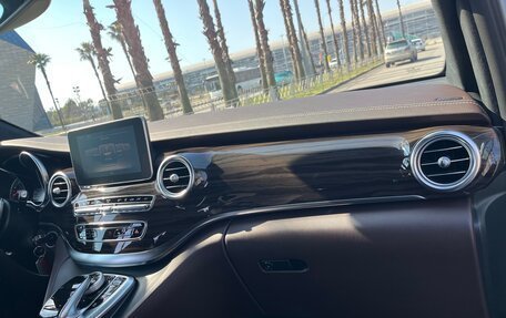 Mercedes-Benz V-Класс, 2017 год, 7 000 000 рублей, 6 фотография