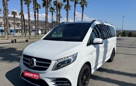 Mercedes-Benz V-Класс, 2017 год, 7 000 000 рублей, 4 фотография