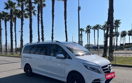 Mercedes-Benz V-Класс, 2017 год, 7 000 000 рублей, 3 фотография