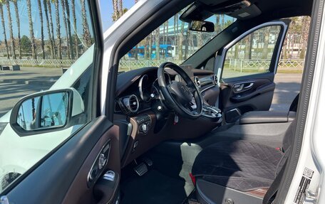 Mercedes-Benz V-Класс, 2017 год, 7 000 000 рублей, 8 фотография