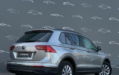 Volkswagen Tiguan II, 2021 год, 2 698 700 рублей, 2 фотография