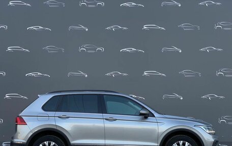 Volkswagen Tiguan II, 2021 год, 2 698 700 рублей, 12 фотография