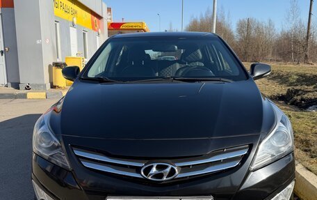 Hyundai Solaris II рестайлинг, 2014 год, 1 200 000 рублей, 1 фотография