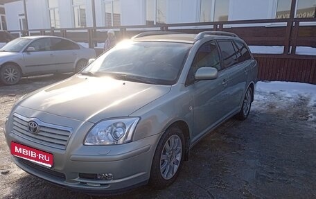 Toyota Avensis III рестайлинг, 2005 год, 800 000 рублей, 1 фотография