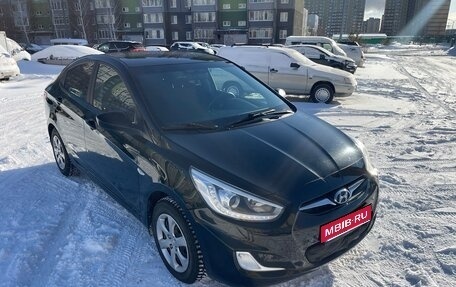 Hyundai Solaris II рестайлинг, 2013 год, 950 000 рублей, 1 фотография