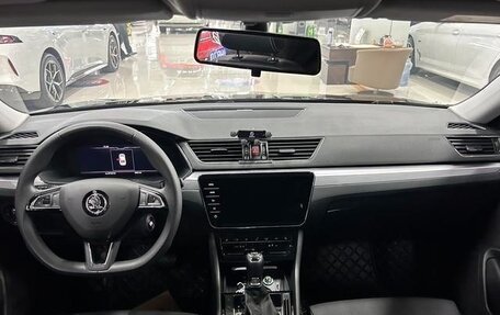 Skoda Superb III рестайлинг, 2024 год, 2 500 000 рублей, 7 фотография