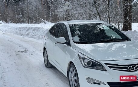 Hyundai Solaris II рестайлинг, 2014 год, 990 000 рублей, 24 фотография