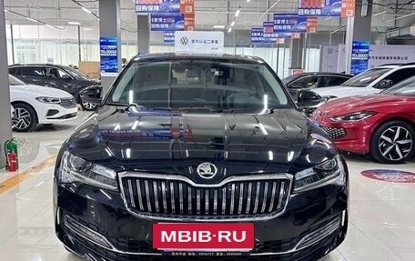 Skoda Superb III рестайлинг, 2024 год, 2 500 000 рублей, 2 фотография