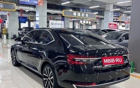 Skoda Superb III рестайлинг, 2024 год, 2 500 000 рублей, 4 фотография