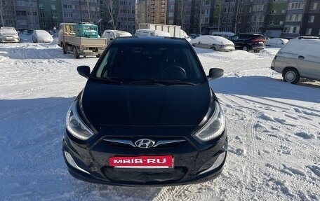 Hyundai Solaris II рестайлинг, 2013 год, 950 000 рублей, 2 фотография