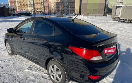 Hyundai Solaris II рестайлинг, 2013 год, 950 000 рублей, 3 фотография