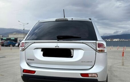 Mitsubishi Outlander III рестайлинг 3, 2012 год, 1 300 000 рублей, 6 фотография