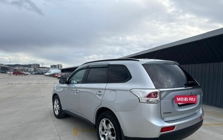Mitsubishi Outlander III рестайлинг 3, 2012 год, 1 300 000 рублей, 10 фотография