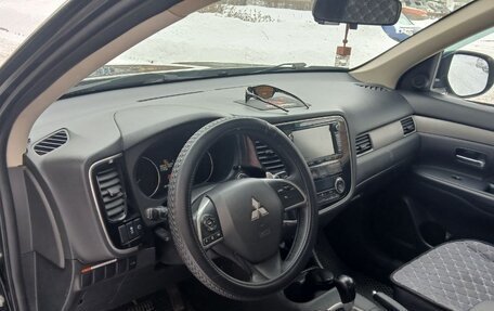 Mitsubishi Outlander III рестайлинг 3, 2012 год, 1 530 000 рублей, 11 фотография