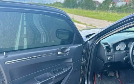 Chrysler 300C II, 2006 год, 1 800 000 рублей, 11 фотография