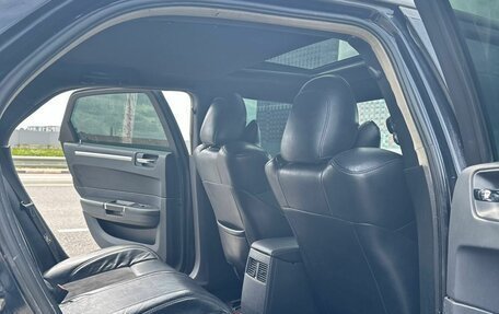 Chrysler 300C II, 2006 год, 1 800 000 рублей, 15 фотография