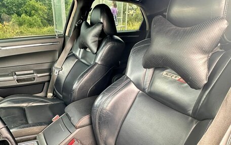 Chrysler 300C II, 2006 год, 1 800 000 рублей, 19 фотография