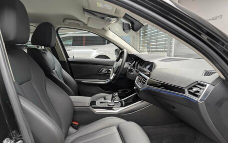 BMW 3 серия, 2019 год, 3 295 000 рублей, 12 фотография