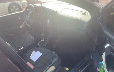 Volkswagen Polo VI (EU Market), 2011 год, 520 000 рублей, 2 фотография