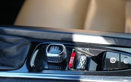 Volvo XC60 II, 2017 год, 3 150 000 рублей, 5 фотография